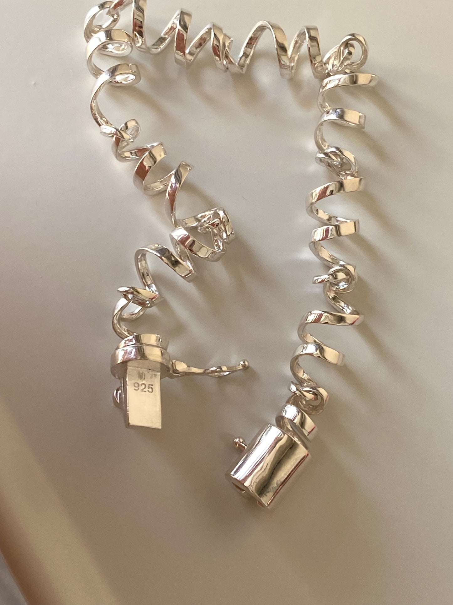 Sterling Silver Twisted Ribbon Wire Bracelet ｜925Street